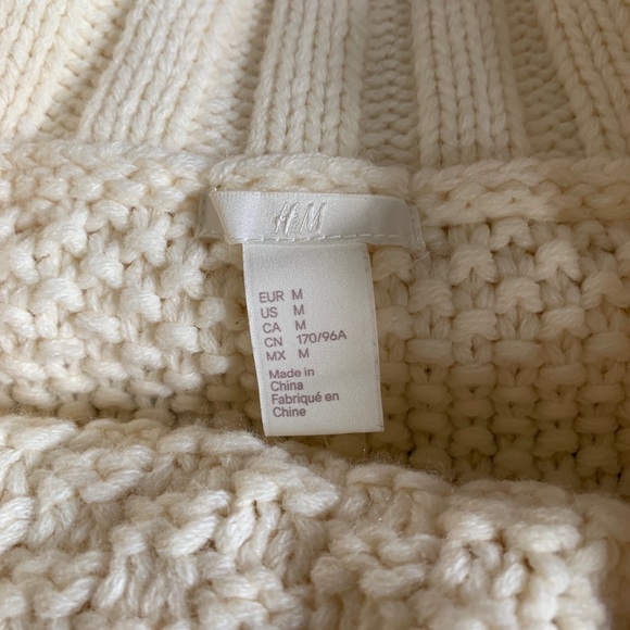 H&M off the shoulder sweater - Picture 2 of 2